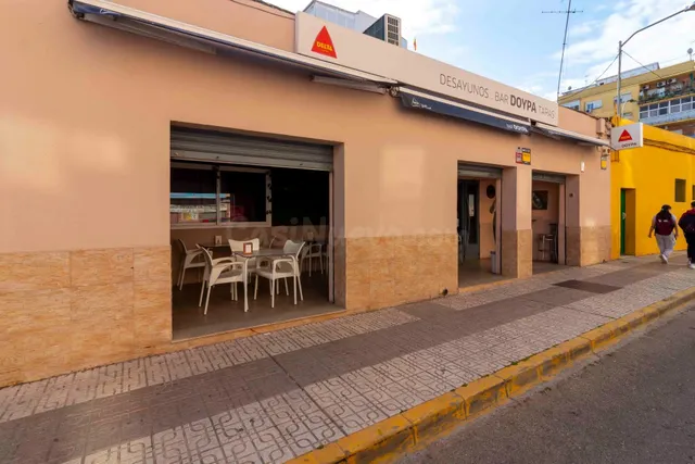 Amplio Local Comercial en Zona San Roque, Badajoz - foto 2