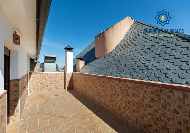 ÁTICO DÚPLEX EN EL BARRIO DE MONACHIL. — 10
