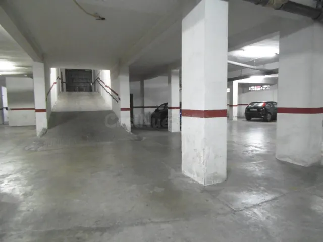 Plaza de garaje cerca de la granja - foto 4