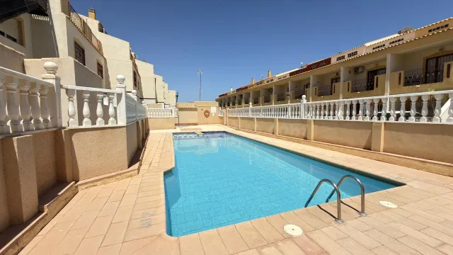 Casa 3 habitaciones 80m² en venta - La Zenia - foto 3