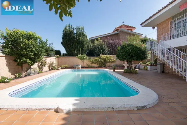 A6096J1. MAGNIFICO CHALET CON PISCINA EN COLINAS BERMEJAS — 2