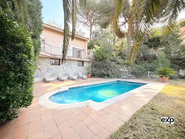 Chalet independiente en Les Sureres con parcela 1.342 m2, pi - foto 5
