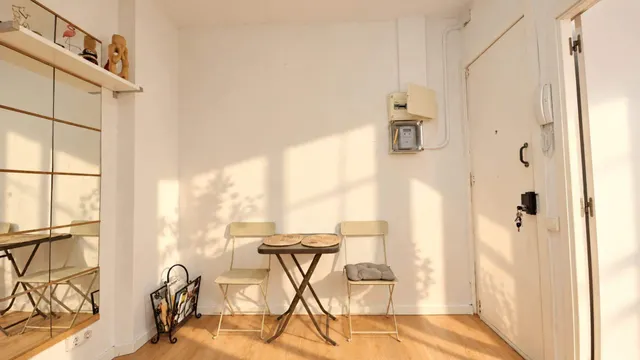 A pie de mar: luz, playa y vida de barrio — 7