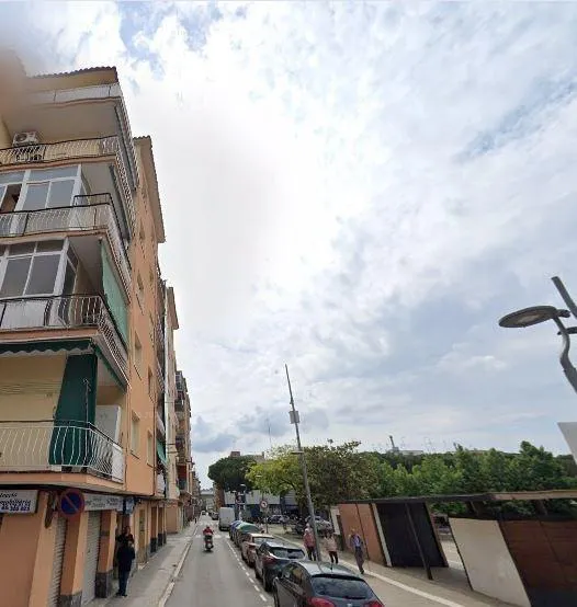 SE VENDE piso OKUPA en C Calle Prat 26 de Canovelles, Barcelona. — 2