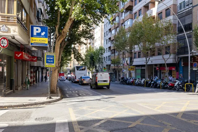 LOCAL COMERCIAL EN VENTA - ZONA PLAZA DE TOROS, GRANADA — 2