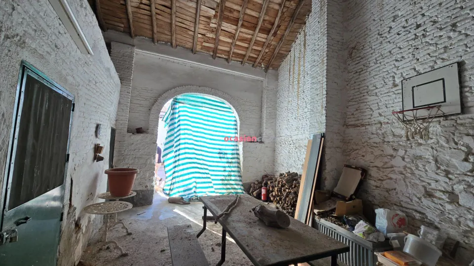 CASA CON TEJADO NUEVO EN VENTA