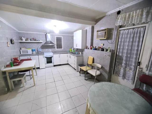 DOS CASAS CON PATIO GRANDE EN TORREAGUERA — 9