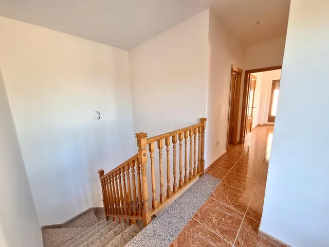 Adosado de esquina nunca habitado en Pinoso | 4 dormitorios, 2 baños y garaje — 20