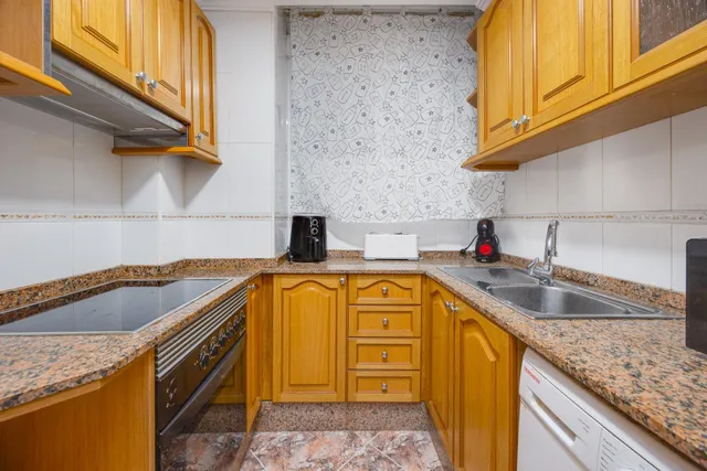 Apartamento de 2 dormitorios en Torrevieja, a 200m de la Playa de Los Locos — 12