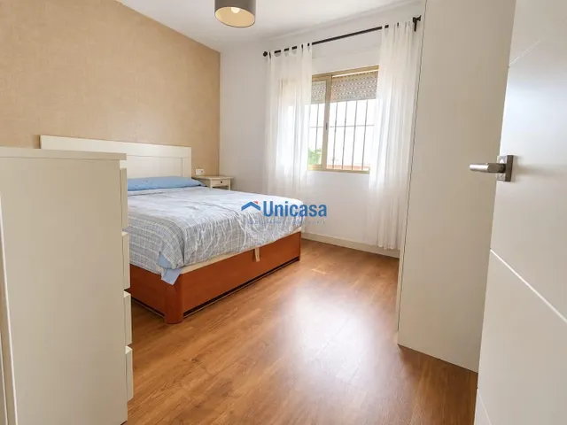 CHALET INDEPENDIENTE · 2 VIVIENDAS · PARCELA DE 422 M2 — 46