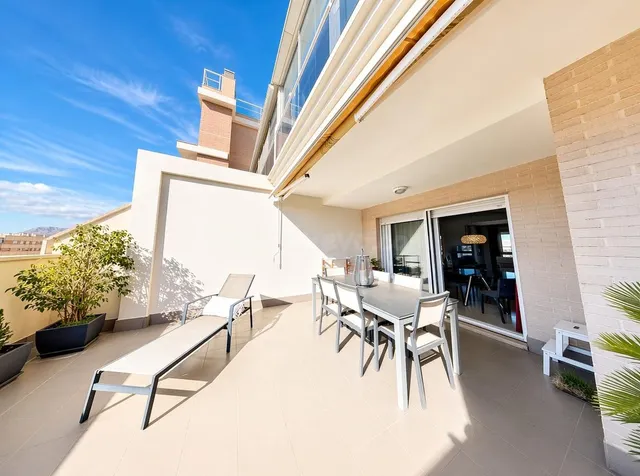 Exclusivo ático duplex con 3 terrazas en el PAU 1