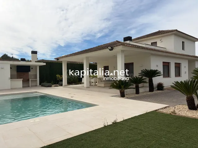Espectacular Chalet en EXCLUSIVA en KAPITALIA ubicado en la 