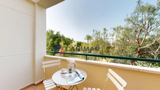 Chalet Adosado en el Campo de Golf de Alicante junto a Playa de San Juan — 34
