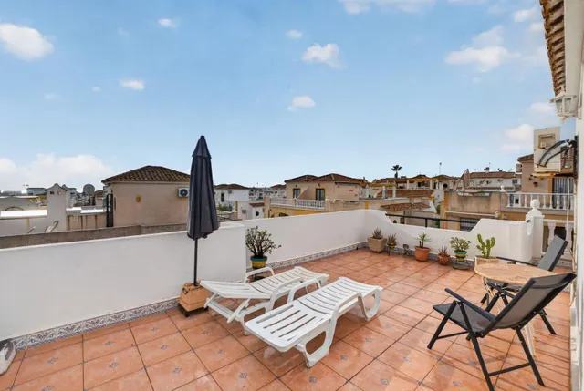 Serena V – Adosado tipo Quad con 3 dormitorios, jardín, piscina comunitaria y parking privado en Los Altos — 21
