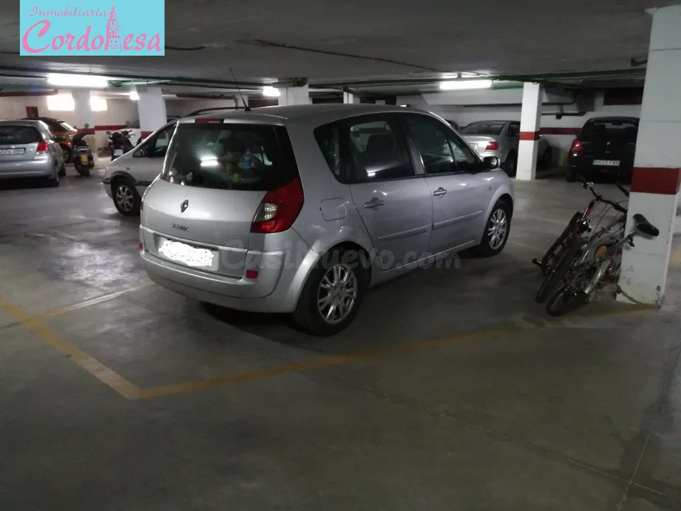 AMPLIO GARAJE EN CENTRO!!!