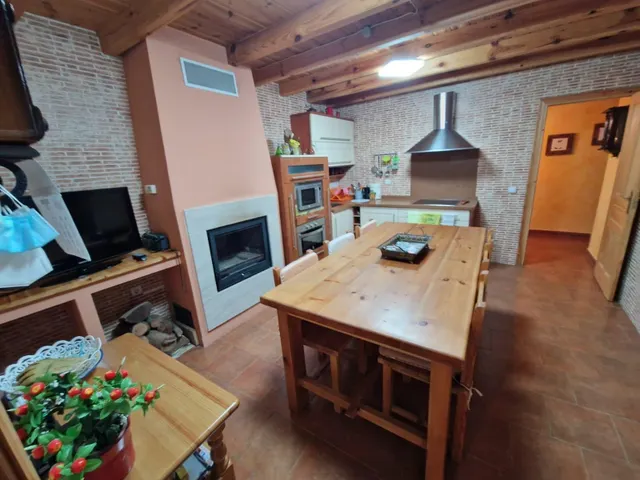SE VENDE CASA EN MORILA DE LOS OTEROS, PARCELA CON 553 M2, P - foto 3