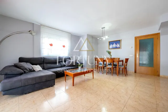 Casa adosada en venta en Amposta, Reus. - foto 3