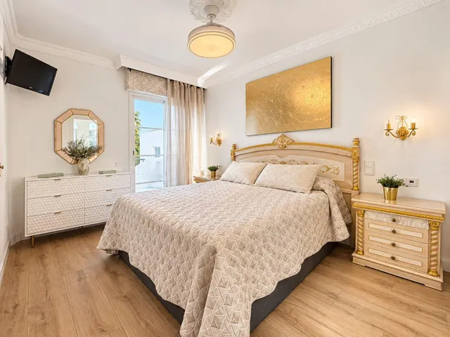 CHALET ADOSADO EN VENTA CL SIRIO-NVA ANDALUCIA 59 — 22