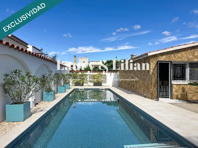Casa moderna reformada con piscina y garaje en la zona de Mo - foto 2