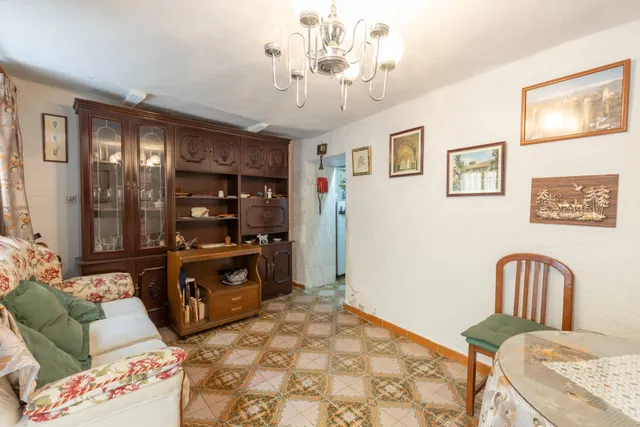BONITA CASA PARA REFORMAR - foto 2