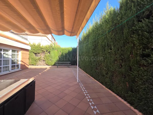 CHALET EN URBANIZACIÓN PRIVADA CON PISCINA - foto 5