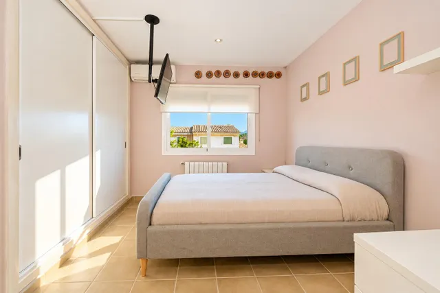 Exclusivo unifamiliar con jardín y piscina en Sant Marçal — 27
