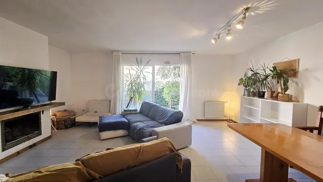 ESTUDIANTES, ALQUILER DE ÚLTIMA HABITACIÓN A 500€ EN CHALET  - foto 4