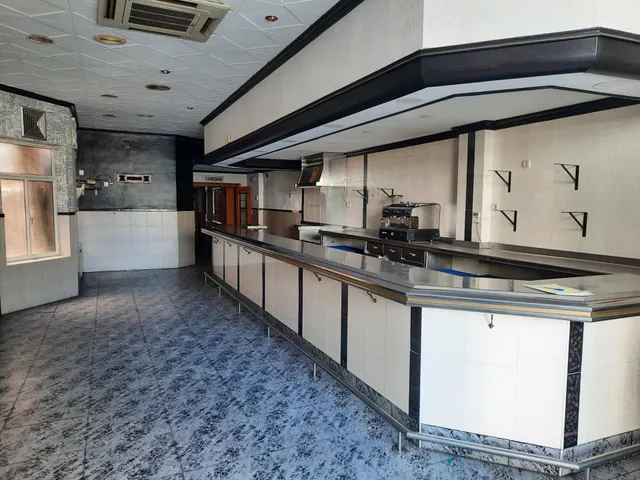 LOCAL ACONDICIONADO COMO RESTAURANTE — 2