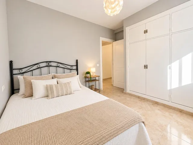 Piso luminoso de 3 dormitorios con terraza en Avenida de Mijas, Fuengirola — 6