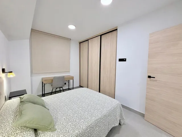 Precioso piso totalmente reformado en alquiler de larga temporada — 8