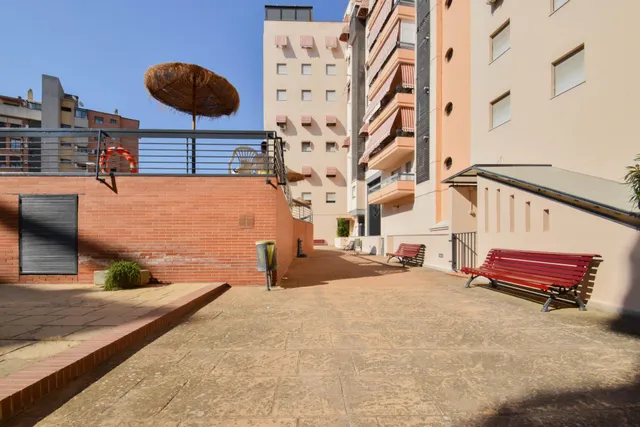 ¡¡ FANTÁSTICO PISO CON BALCÓN Y PISCINA EN BARRIO PERIODISTAS!! — 10
