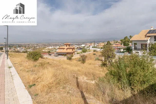 Terreno urbano de 750 m2 en Altos de La Zubia. Parcela 17, manzana M — 11