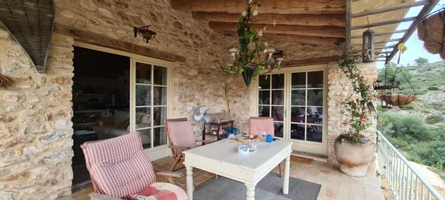 Finca rústica exclusiva con casa restaurada y máxima privaci - foto 4