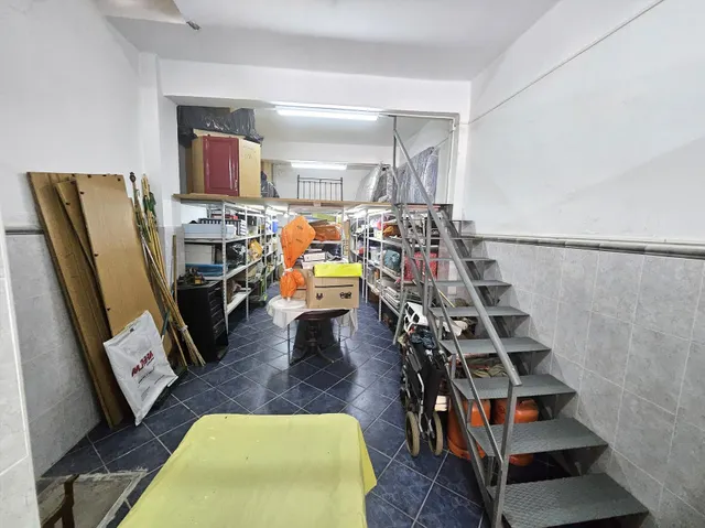 Se vende local en calle tranquila, zona noroeste de Castellón. Local en perfecto estado — 10