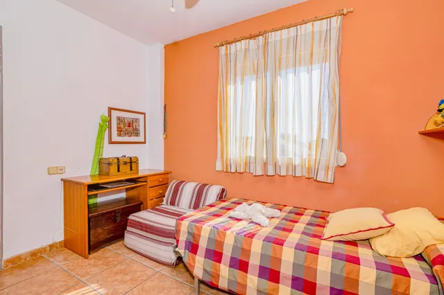AMPLIA VIVIENDA EN CHAUCHINA CON PISCINA — 36