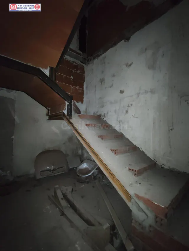 CASA EN BRUTO PREPARADA PARA EDIFICAR VARIOS PISOS - foto 4