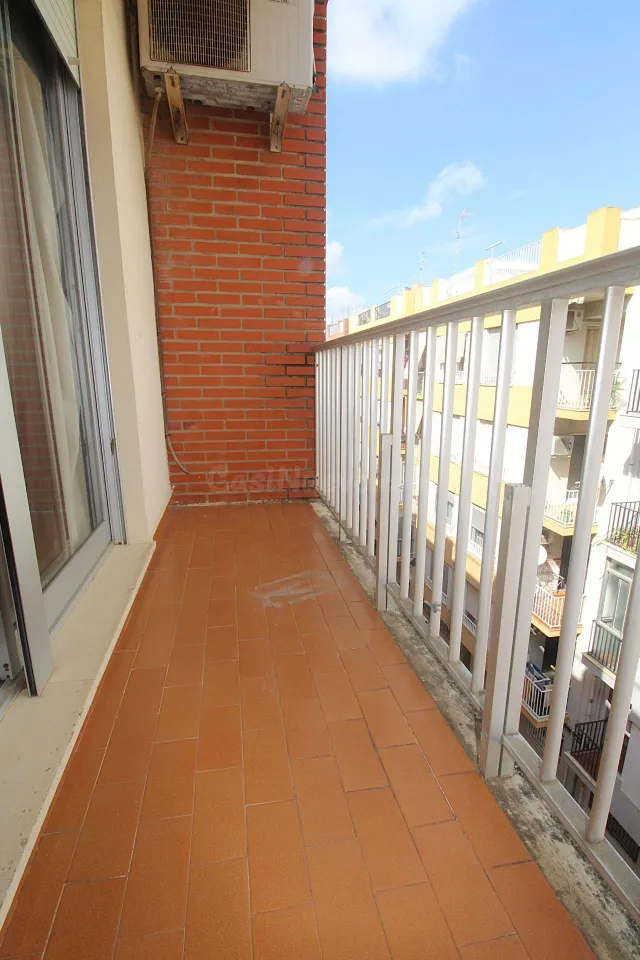 Piso de tres dormitorios con ascensor. — 5