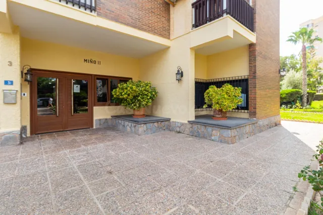 Apartamento de 1 dormitorio y 1 baño en orihuela costa (campo amor) — 23