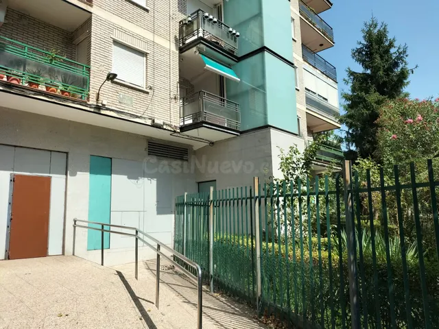 SE VENDE LOCAL COMERCIAL EN CALLE ZAIDA 26 MADRID - foto 2