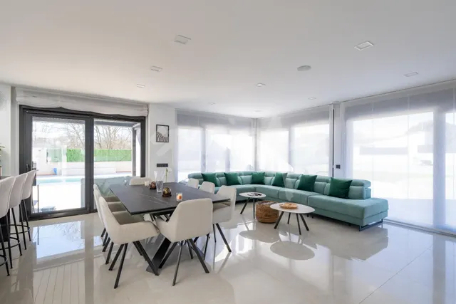 Chalet de lujo en venta en Colmenarejo con piscina climatizada — 20