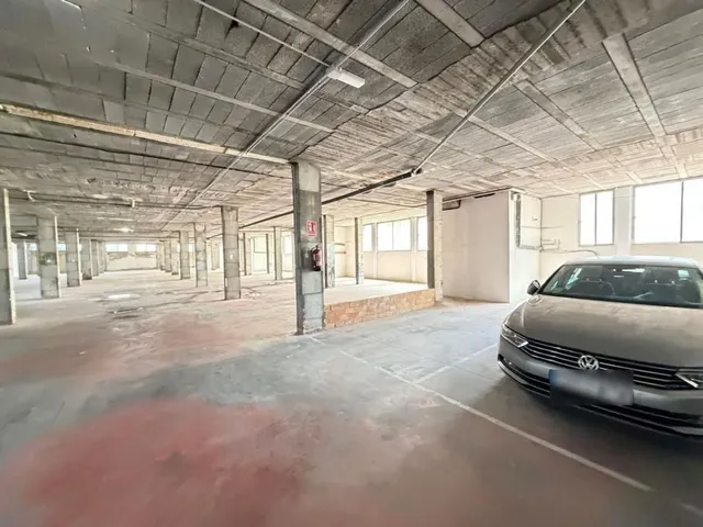 Local comercial 2800m² en venta - Estacion de autobuses — 21