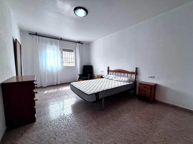 PRECIOSO ADOSADO DE CINCO DORMITORIOS EN LA RIBERA — 16