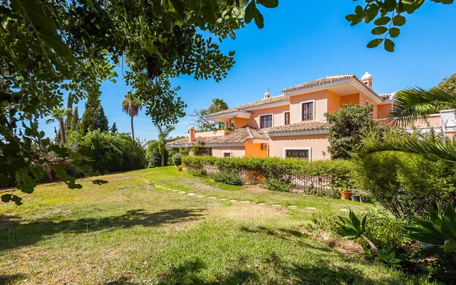 Chalet 20 habitaciones 1785m² en venta - Marbella — 48