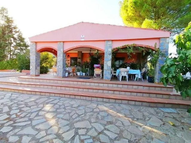 Chalet con Piscina a 5 Minutos de Cáceres. - foto 3