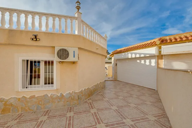 MAGNIFICO CHALET INDEPENDIENTE CON PISCINA PRIVADA Y VISTAS AL CAMPO DE GOLF EN CIUDAD QUESADA — 7
