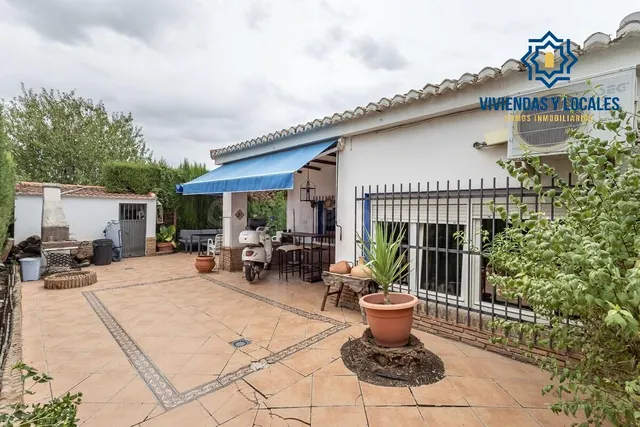 Casa con piscina en urb los chopos - Las Gabias — 5