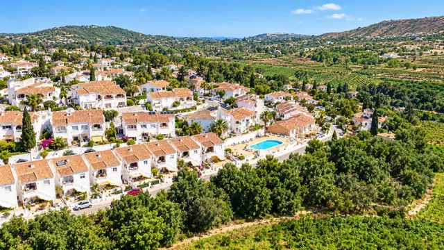 Villa en venta en Les Fonts, Benitachell, con piscina comuni