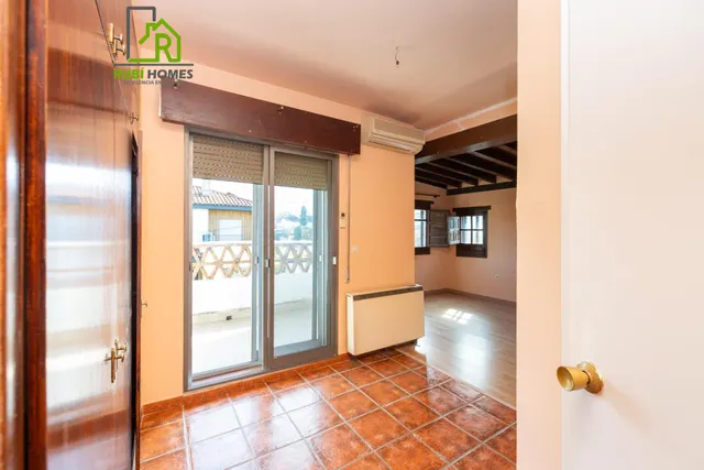 Preciosa casa en Ogíjares con piscina y jardín — 25