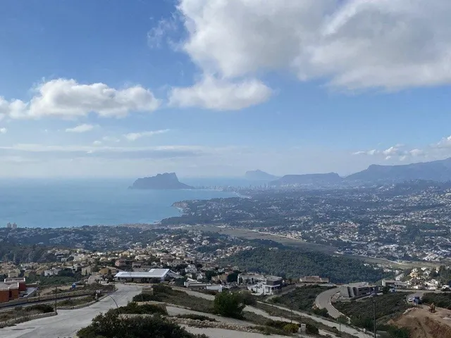 VILLA DE LUJO DE OBRA NUEVA EN CUMBRE DEL SOL — 12