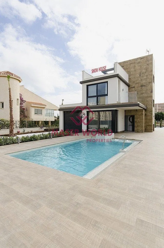 VILLA DE OBRA NUEVA EN PLAYA HONDA — 20